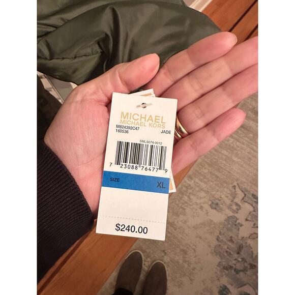 Michael Kors Women's Chevron Puffer Down Coat Faux Fur Hood size XL Nwt - Picture 6 of 10